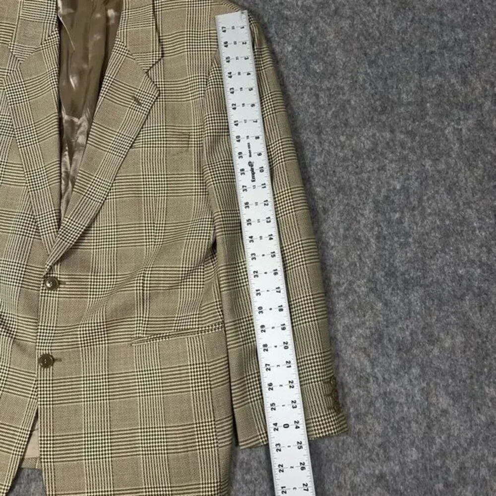 Saks Fifth Avenue Men's Sport Coat 41R Beige Plaid 2 Button Single Breasted Mani